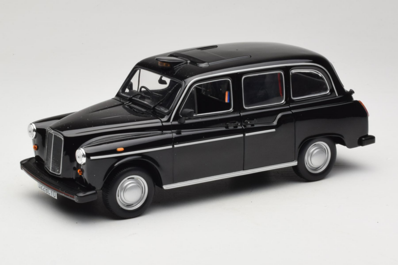 Austin FX4 London Taxi ブラック Minichamps 1:18 180136000 メタル
