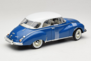 Auto Union 1000 S Coupe ブルー ホワイト Revell 1:18 08909 メタル - 画像 2/6
