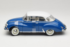 Auto Union 1000 S Coupe ブルー ホワイト Revell 1:18 08909 メタル - 画像 3/6