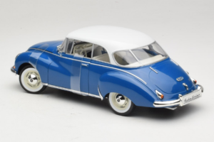 Auto Union 1000 S Coupe ブルー ホワイト Revell 1:18 08909 メタル - 画像 5/6