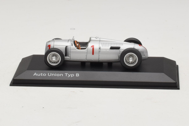 Auto Union Typ B #1 シルバー Minichamps 1:43 5031300313 メタル
