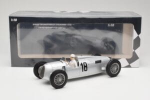 Auto Union Typ C #18 B. Rosemeyer Internationales Eifelrennen Nürburgring Winner 1936 Minichamps 1:18 155361018 メタル - 画像 6/6
