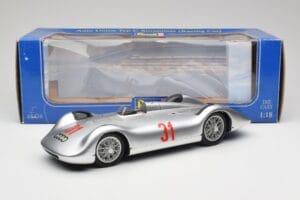 Auto Union Typ C Stromlinie #31 B. Rosemeyer 1937 シルバー Revell 1:18 08436 メタル - 画像 8/8