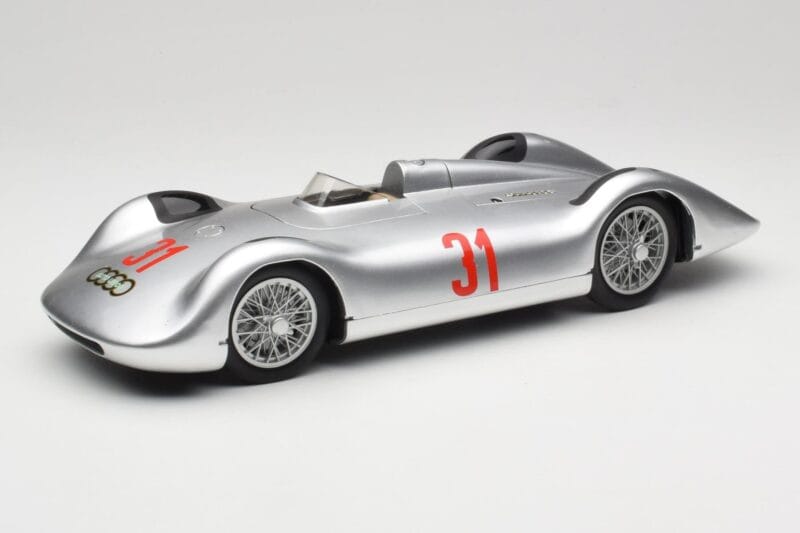 Auto Union Typ C Stromlinie #31 B. Rosemeyer 1937 シルバー Revell 1:18 08436 メタル