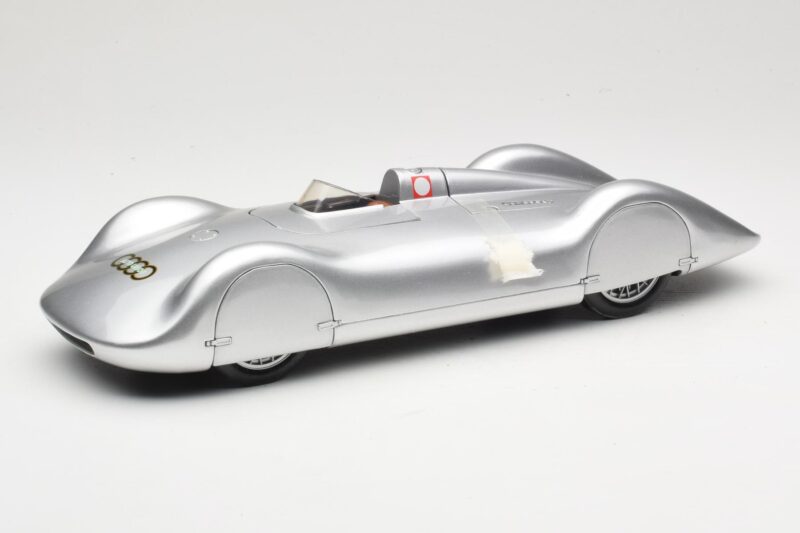 Auto Union Type C Streamliner #72 B. Rosemeyer World Record 1937 Revell 1:18 08420 メタル
