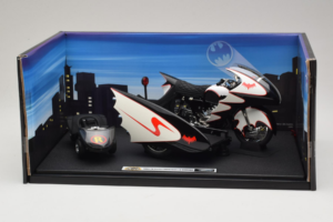 Batcycle & Sidecar Batman TV Series Hot Wheels 1:18 R0006 メタル