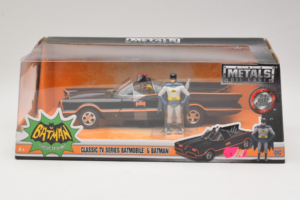 Batmobile バットマン フィギュア付き Metals Diecast 1:24 98259 メタル