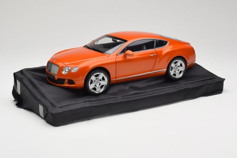 Bentley Continental GT Orange Metallic Minichamps 1:18 100139921 メタル