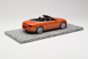 Bentley Continental GT Speed カブリオレ Orange Metallic Minichamps 1:18 107139430 メタル - 画像 2/6