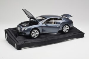 Bentley Continental GT サンダーグレー Minichamps 1:18 BL835 - 画像 2/8