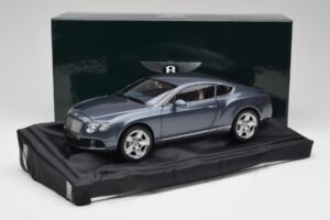 Bentley Continental GT サンダーグレー Minichamps 1:18 BL835 - 画像 8/8