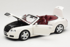 Bentley Continental GTC ホワイト Minichamps 1:18 100139032 メタル - 画像 2/8