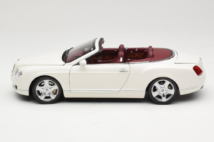 Bentley Continental GTC ホワイト Minichamps 1:18 100139032 メタル - 画像 4/8