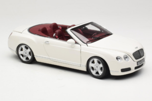 Bentley Continental GTC ホワイト Minichamps 1:18 100139032 メタル - 画像 6/8