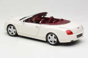 Bentley Continental GTC ホワイト Minichamps 1:18 100139032 メタル - 画像 7/8
