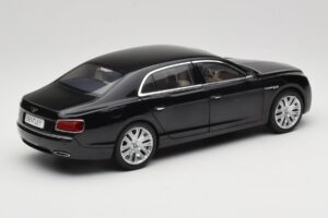 Bentley Flying Spur W12 Onyx Black Kyosho 1:18 08891NX メタル - 画像 3/8