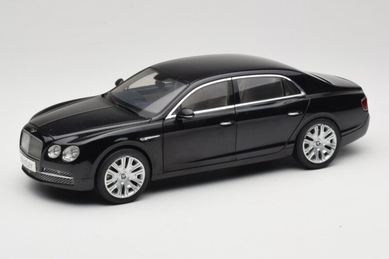 Bentley Flying Spur W12 Onyx Black Kyosho 1:18 08891NX メタル