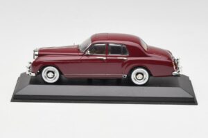 Bentley S1 Continental Flying Spur クリーム Minichamps 1:43 436139551 メタル
