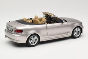 BMW 1 Series E88 カブリオレ Mineral Silver Metallic Kyosho 1:18 80430427020 メタル - 画像 3/8