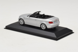 BMW 1-Series E88 カブリオレ Titan Silver Minichamps 1:43 80420427037-R1 メタル - 画像 3/5