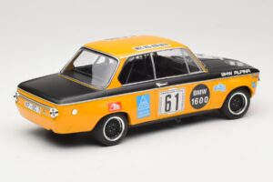 BMW 1600-2 BMW Alpina #61 R. Herzog / N. Lauda DNF 6 Hours Nurburgring 1970 Minichamps 1:18 155702661 メタル - 画像 2/6