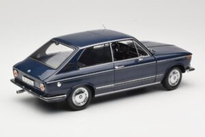 BMW 1600 Touring ブルー Minichamps 1:18 80430145823 メタル - 画像 3/8
