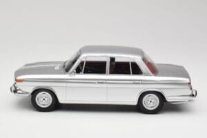 BMW 1800 Ti シルバー Minichamps 1:18 107024000 レジン - 画像 3/6