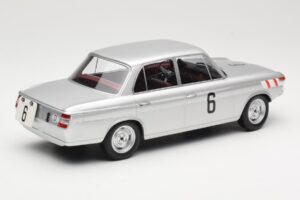 BMW 1800 TiSA #6 J. Munaron / K. Eppelein 24 Hours of Spa 1965 Minichamps 1:18 155652906 メタル - 画像 2/6