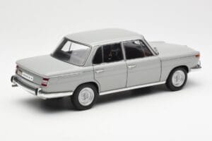 BMW 1800 TiSA Bernina グレー AUTOart 1:18 70621 メタル - 画像 3/8
