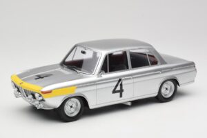 BMW 1800 TiSA #4 J. Ickx / J. van Ophem 24 Hours of Spa 1965 Winners Minichamps 1:18 107652504 レジン