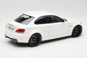 BMW 1M Coupe E82 ホワイト Minichamps 1:18 110020022 メタル - 画像 3/8