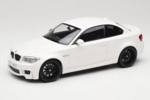 BMW 1M Coupe E82 ホワイト Minichamps 1:18 110020022 メタル