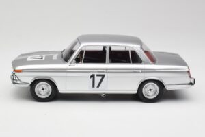 BMW 2000 Ti #17 J. Ickx / H. Hahne 24 Hours of Spa 1966 Winners Minichamps 1:18 107662517 レジン - 画像 3/6