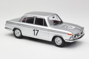 BMW 2000 Ti #17 J. Ickx / H. Hahne 24 Hours of Spa 1966 Winners Minichamps 1:18 107662517 レジン - 画像 4/6