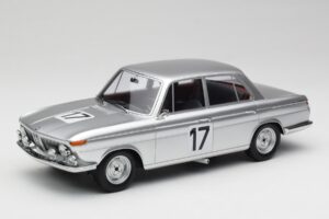 BMW 2000 Ti #17 J. Ickx / H. Hahne 24 Hours of Spa 1966 Winners Minichamps 1:18 107662517 レジン
