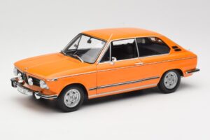 BMW 2000 Tii Touring オレンジ Minichamps 1:18 80430145824 メタル
