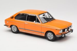 BMW 2000 Tii Touring オレンジ Minichamps 1:18 80430145824 メタル - 画像 6/8