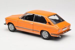 BMW 2000 Tii Touring オレンジ Minichamps 1:18 80430145824 メタル - 画像 7/8