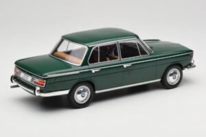 BMW 2000 121 グリーン MCG 1:18 MCG18542 メタル - 画像 2/6