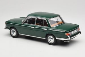 BMW 2000 121 グリーン MCG 1:18 MCG18542 メタル - 画像 5/6