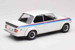 BMW 2002 E10 Turbo ホワイト MCG 1:18 MCG18408R メタル - 画像 2/6