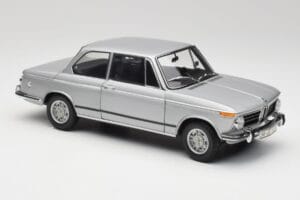 BMW 2002 Tii ポラリスシルバー AUTOart 1:18 80430146517 メタル - 画像 6/8