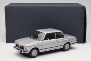 BMW 2002 Tii ポラリスシルバー AUTOart 1:18 80430146517 メタル - 画像 8/8