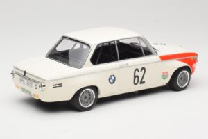 BMW 2002 tiK BMW AG #1 H. Hahne / D. Quester Class Winner Guards International 6 Hours Brands Hatch 1969 Minichamps 1:18 1556 - 画像 2/6