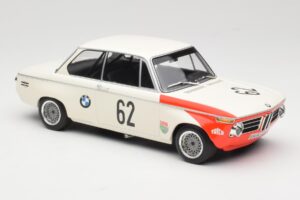 BMW 2002 tiK BMW AG #1 H. Hahne / D. Quester Class Winner Guards International 6 Hours Brands Hatch 1969 Minichamps 1:18 1556 - 画像 4/6