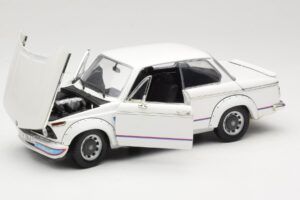 BMW 2002 Turbo E10 ホワイト Anson 1:18 30393 メタル - 画像 2/8