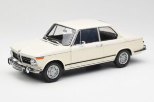 BMW 2002 ホワイト Kyosho 1:18 08541W メタル