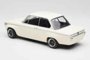 BMW 2002 ホワイト Plain Body Version Minichamps 1:18 155702600 メタル - 画像 5/6