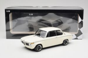 BMW 2002 ホワイト Plain Body Version Minichamps 1:18 155702600 メタル - 画像 6/6
