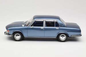 BMW 2500 E3 Blue Metallic BoS Models 1:18 BOS030 レジン - 画像 3/6